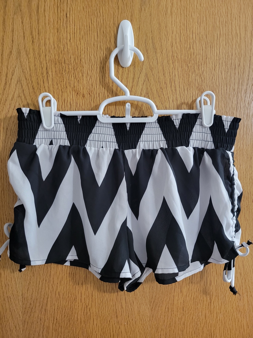 Arizona Jean Company Black & White Chevron Swim Coverup Shorts